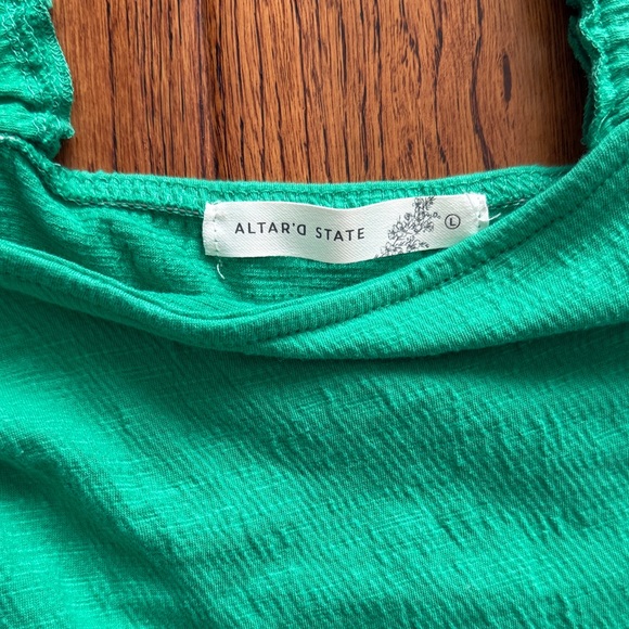 Sleeveless Ruffled Top - Picture 2 of 3